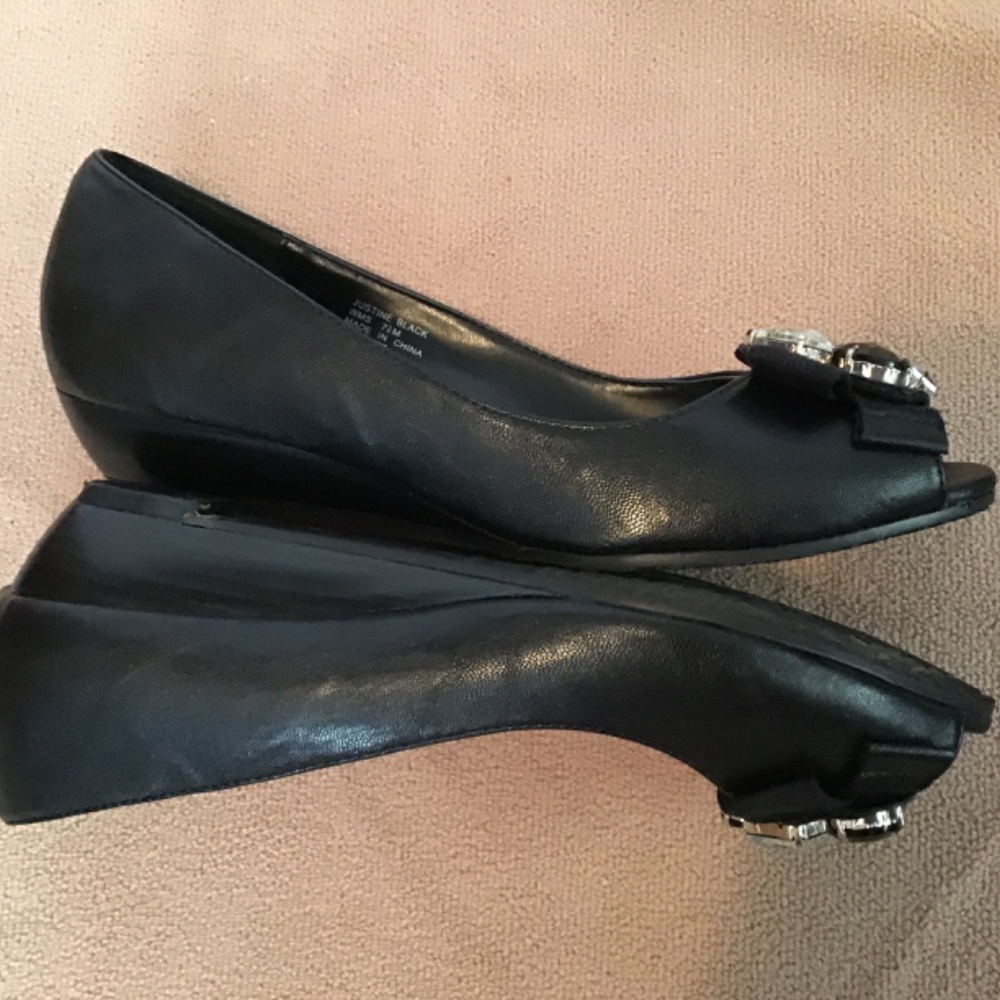 Elle Black wedge with ribbon detail at toe & clear and black bead accent - Picture 9 of 10